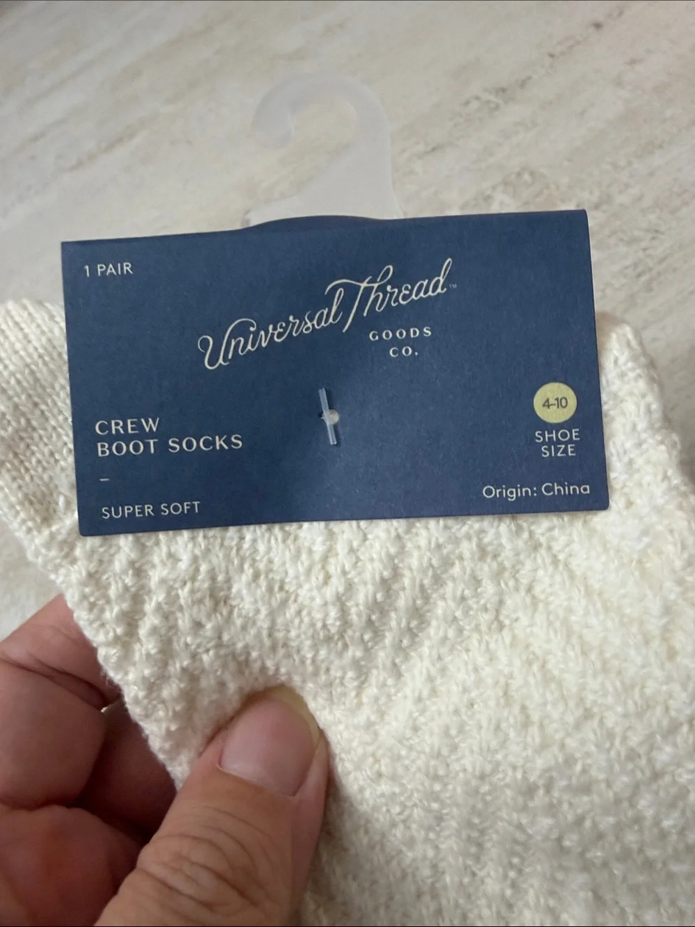 Universal Thread Cream Cable Crew boot Socks